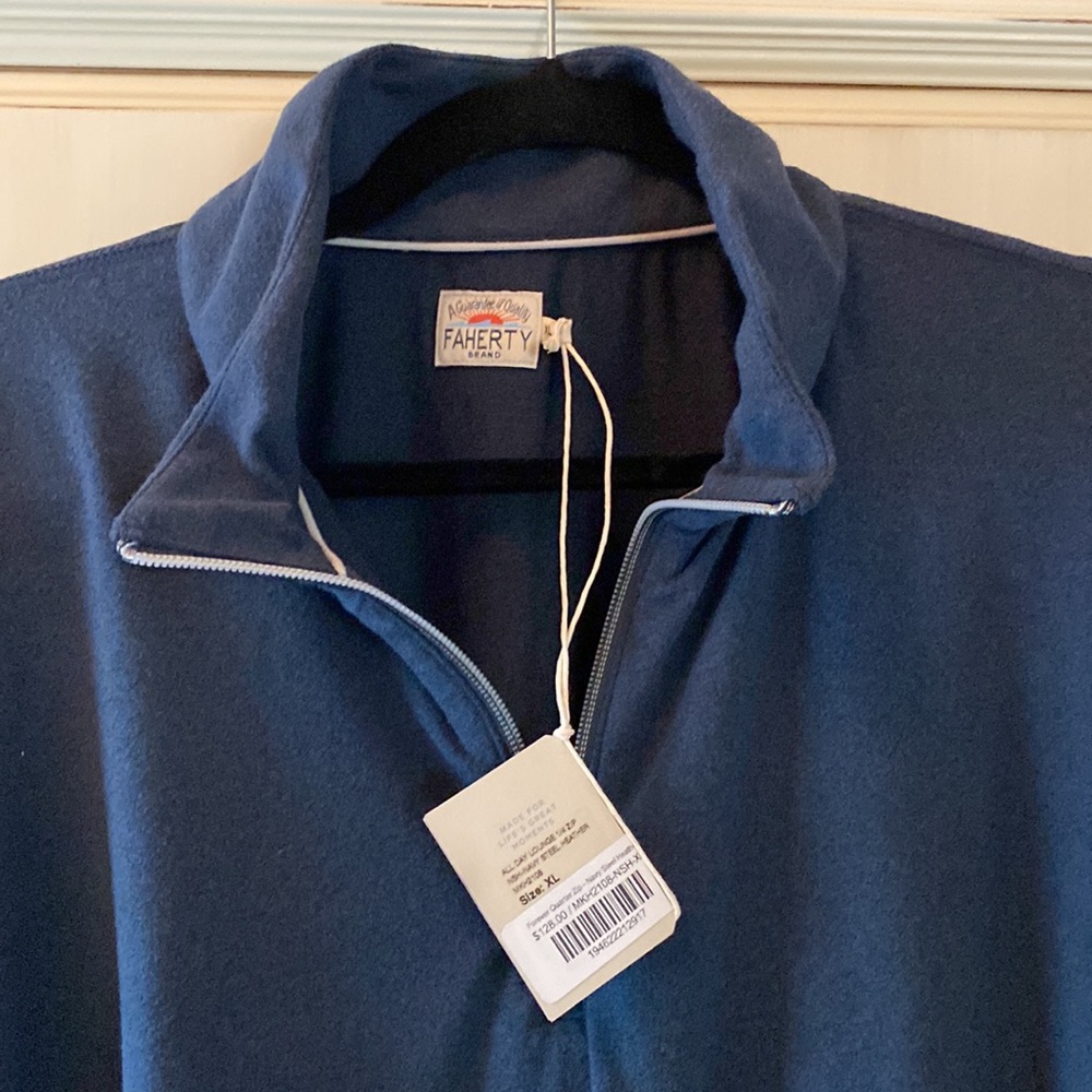Faherty All Day Lounge 1/4 Zip mens navy pants and top